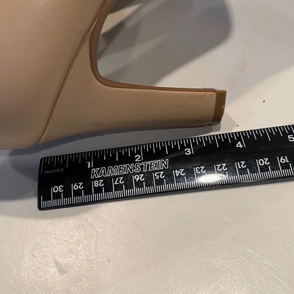 Dream Pairs Tan Platform High Heels - Picture 5 of 9